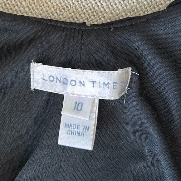 Gifted 💝 Sexy LBD - Picture 6 of 7